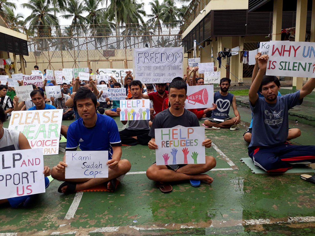 HussainS_Rezaie's tweet photo. The media failed to record my death. The world blinds itself to see me in Limbo! More 14 refugees took their lives - failing miserably to experience peace with their families. Please, resettle Afghan refugees stuck in Indonesia. @BBCBreaking  #EndTo10YearsInLimbo https://t.co/QnkzzY0W26