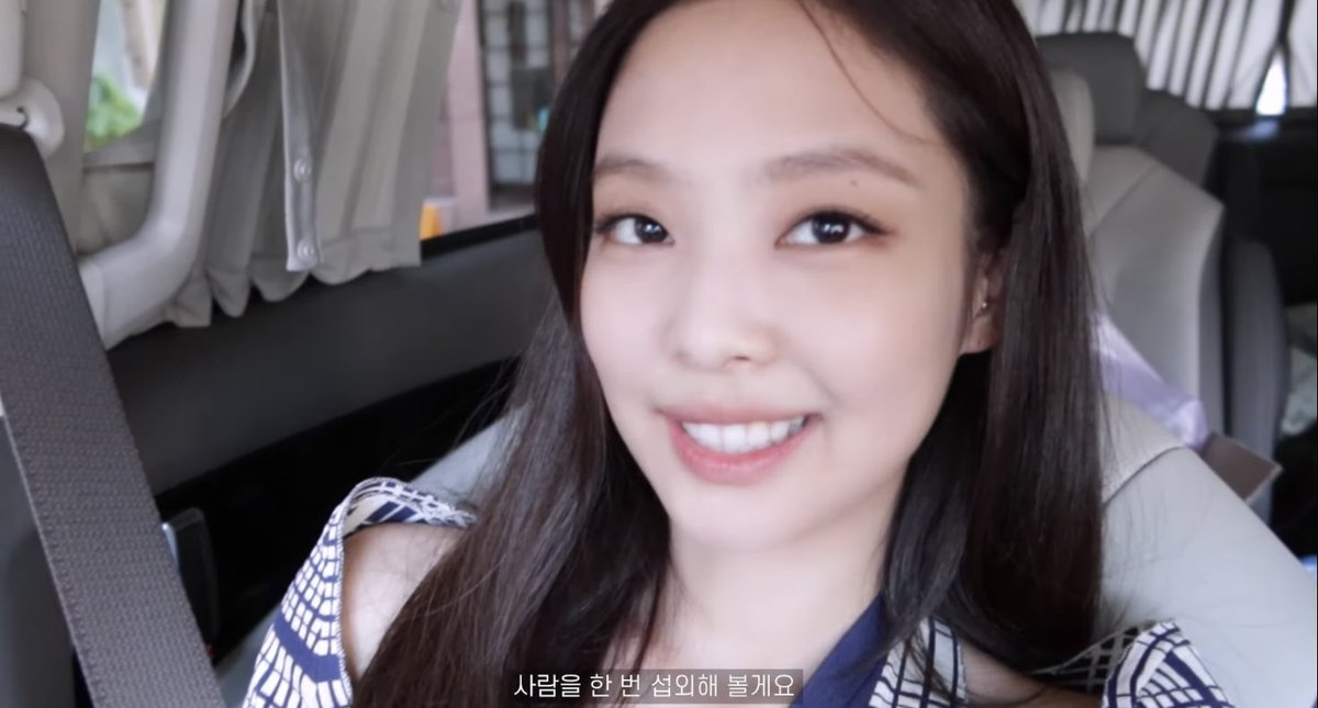 jnkjpgs's tweet photo. watching her vlog makes me realized how much i miss her https://t.co/k0vtxglqOw