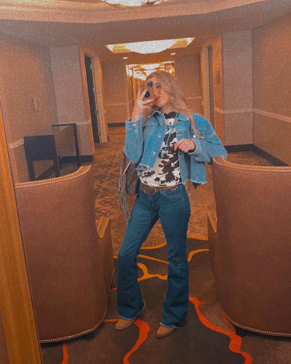 lexirayy8's tweet photo. vegas was lit, but my fav part was this jacket $100 and the back is pimp as shit;) https://t.co/Vtrwo3wUSu