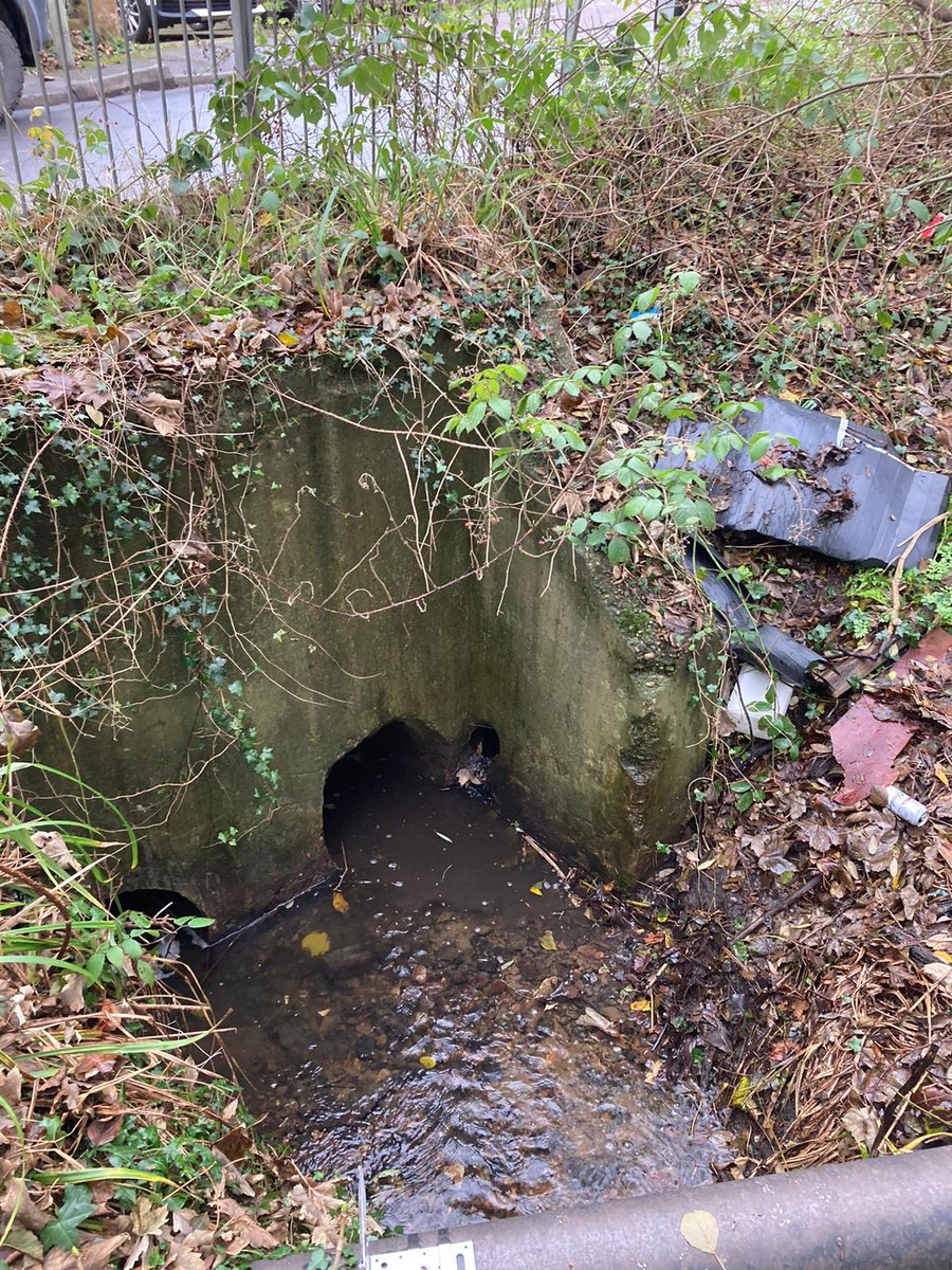 DeTom48's tweet photo. Blockages like this could potentially cause flooding, we removed these items to allow the flow.. if you see a blockage call our hotline number 0800807060 #KenningtonStream #Ashford ⁦@EnvAgencySE⁩ ⁦@Kent_cc⁩ https://t.co/ixfaM7xFae