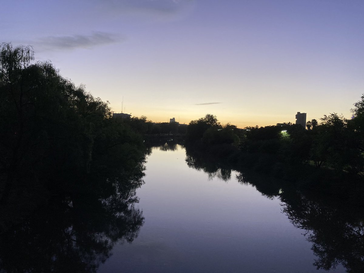 MichaelLostMind's tweet photo. Earlier.
#Dusk #DriftingClouds https://t.co/GuKqdDv8NX