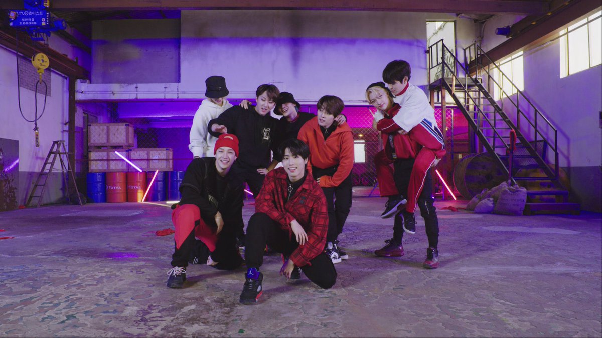 GainStayMutls18's tweet photo. 18+ ONLY! 🔞 

RT this if you ult stray kids. Follow everyone who rts + likes this and make sure to fb <3 

@Stray_Kids #StrayKids #스트레이키즈 https://t.co/WJaDB6jptf