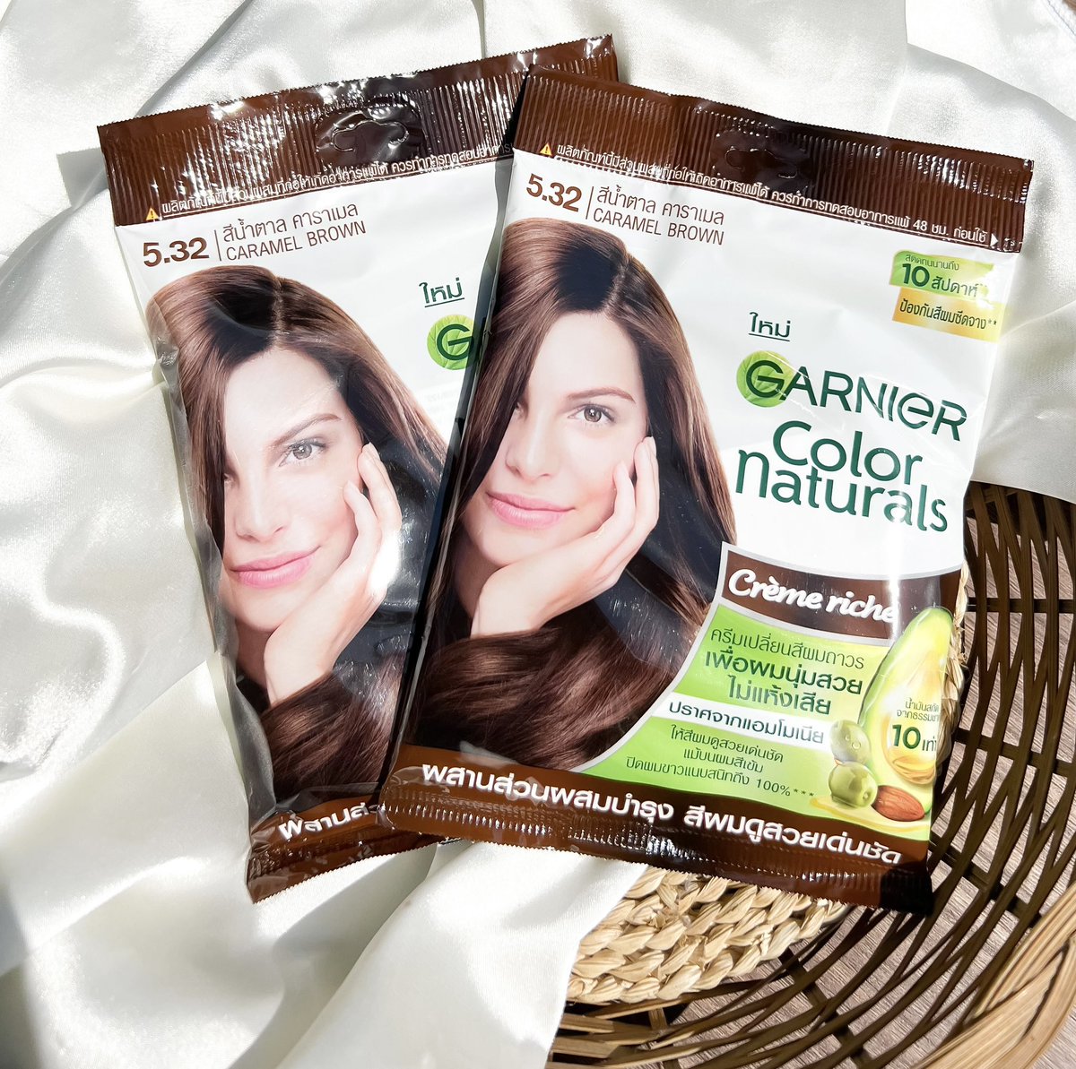 pxssanx's tweet photo. แกร๊รๆ #ยาย้อมผม Ganier color naturals นี่ยกให้สีนำ้ตาลเบอร์5.32 คือเดอะเบส!! สีออกคาราเมล🤎ดูเป็นธรรมชาติไม่โป๊ะ แถมสีคือขับผิวให้ดูไบรท์สุดๆ กลิ่นก็ไม่ฉุนด้วย นี่ผมยาวใช้ 3ซองพอดีเลย #ครีมเปลี่ยนสีผมการ์นิเย่ #ใช้ดีบอกต่อ #ใช้จริงรีวิวจริง #ของดีบอกต่อ #GarnierColorNaturals https://t.co/PpDkmz8TUR