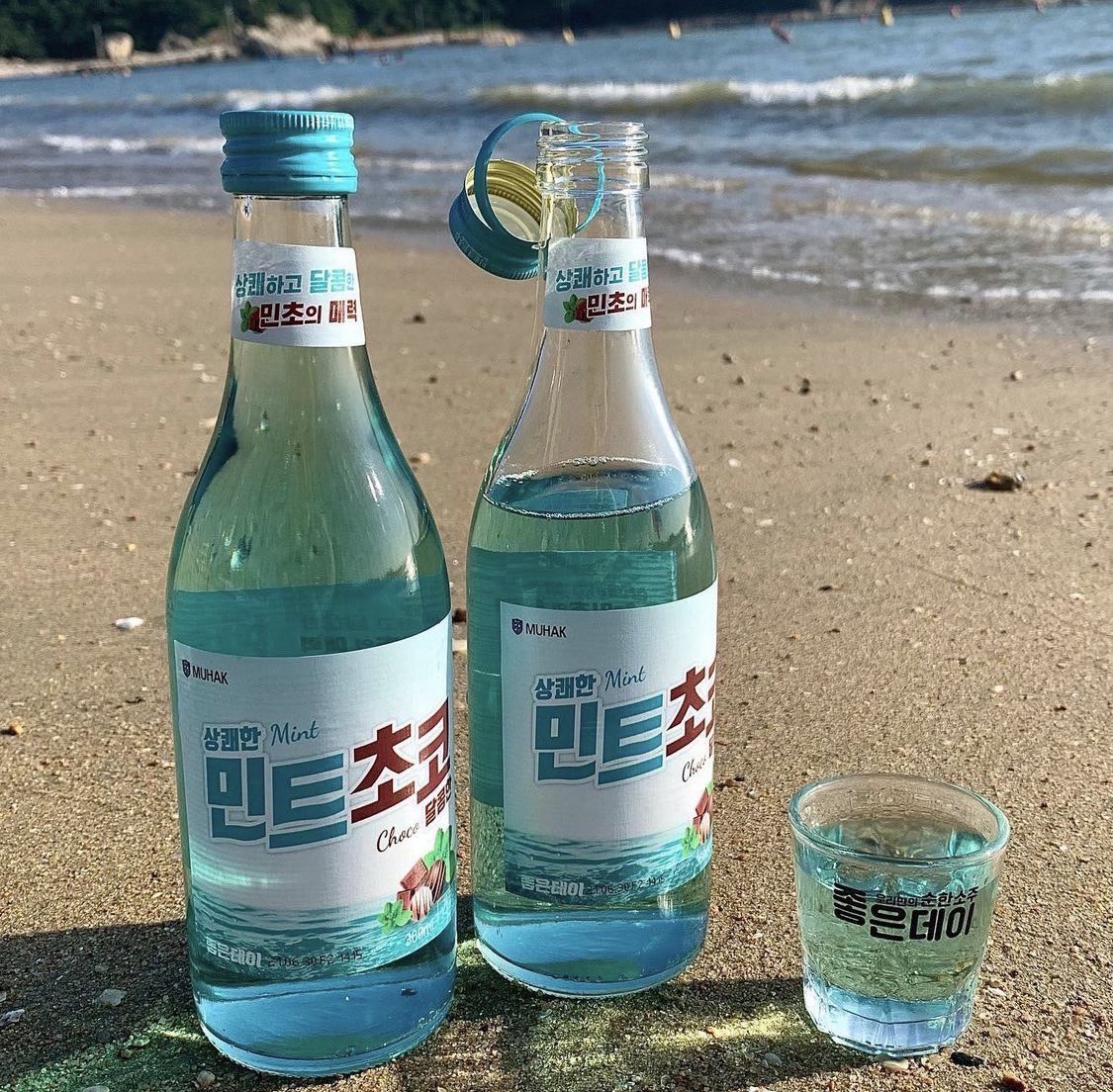 lekwarap's tweet photo. 🍭#พร้อมส่ง 
Mint Choco Soju โซจูมิ้นช็อค

💰ขวดละ 190 บาท/ 2ขวดขึ้นไป 185 บาทไปเล้ย
📮ค่าส่ง 40 +10
#โซจูมิ้นช็อค #โซจู #โซจูเกาหลี #โซจูเมล่อน #ซีรี่ย์เกาหลี #ซีรีส์เกาหลี #รีวิวเกาหลี #ขนมเกาหลี #อร่อยบอกต่อ #อร่อยไปแดก #แจกฟรีไม่ฟอลได้ไง https://t.co/Bt76evVaKX