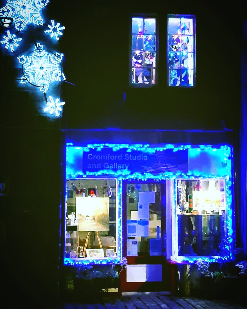 Tonight is meet the artists night for the joint exhibition with Martin Sloman and @ruthgrayimages in the market place. Their work is on the walls alongside 80 other artists and designers the place is full of beautiful gifts for 🎄.