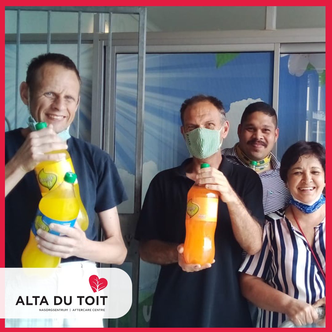 // Skenking 🙌 //

Annien Smit, haar suster en vriende het 30 x 2litre gaskoeldranke en 'n paar pakke chips aan die kliënte geskenk vir die vakansieprogram. Baie dankie julle, ons waardeer dit opreg! ♥️

#altadutoit #altadutoitsentrum #bederf #koeldrank #altadutoitspan #altaspan