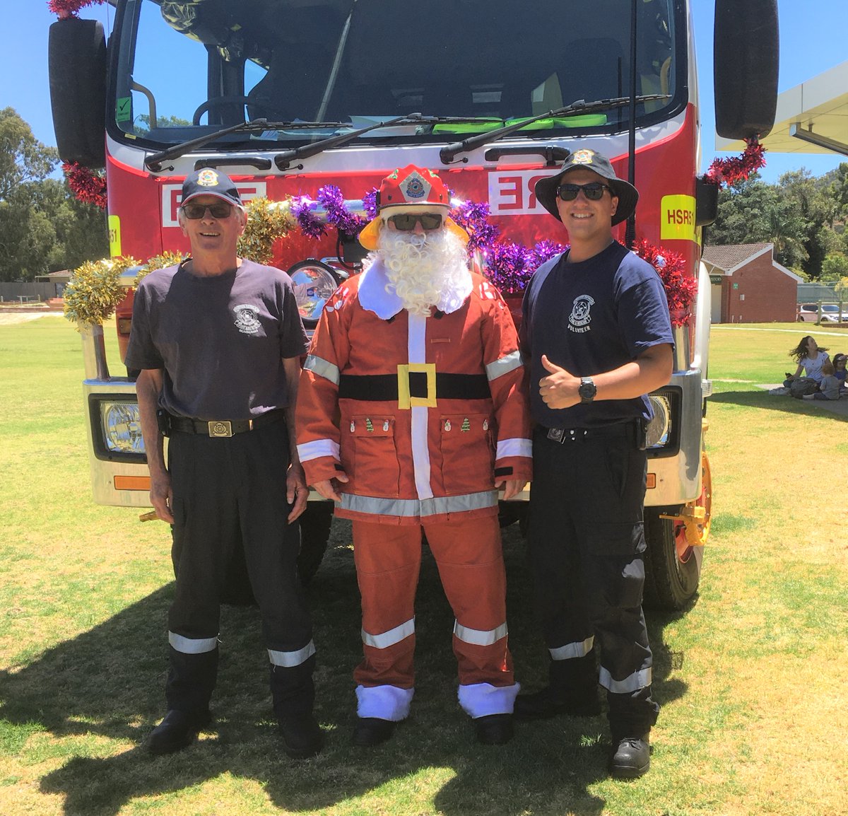 Mundaring_Lib's tweet photo. #FiretruckSanta sparks much joy for many littlies. Thank you to Mundaring Volunteer Fire and Rescue for all your selfless work through the year and for bringing smiles to our faces at these special #storytimes. #libraries #volunteer #firefighters https://t.co/tun2INc8un