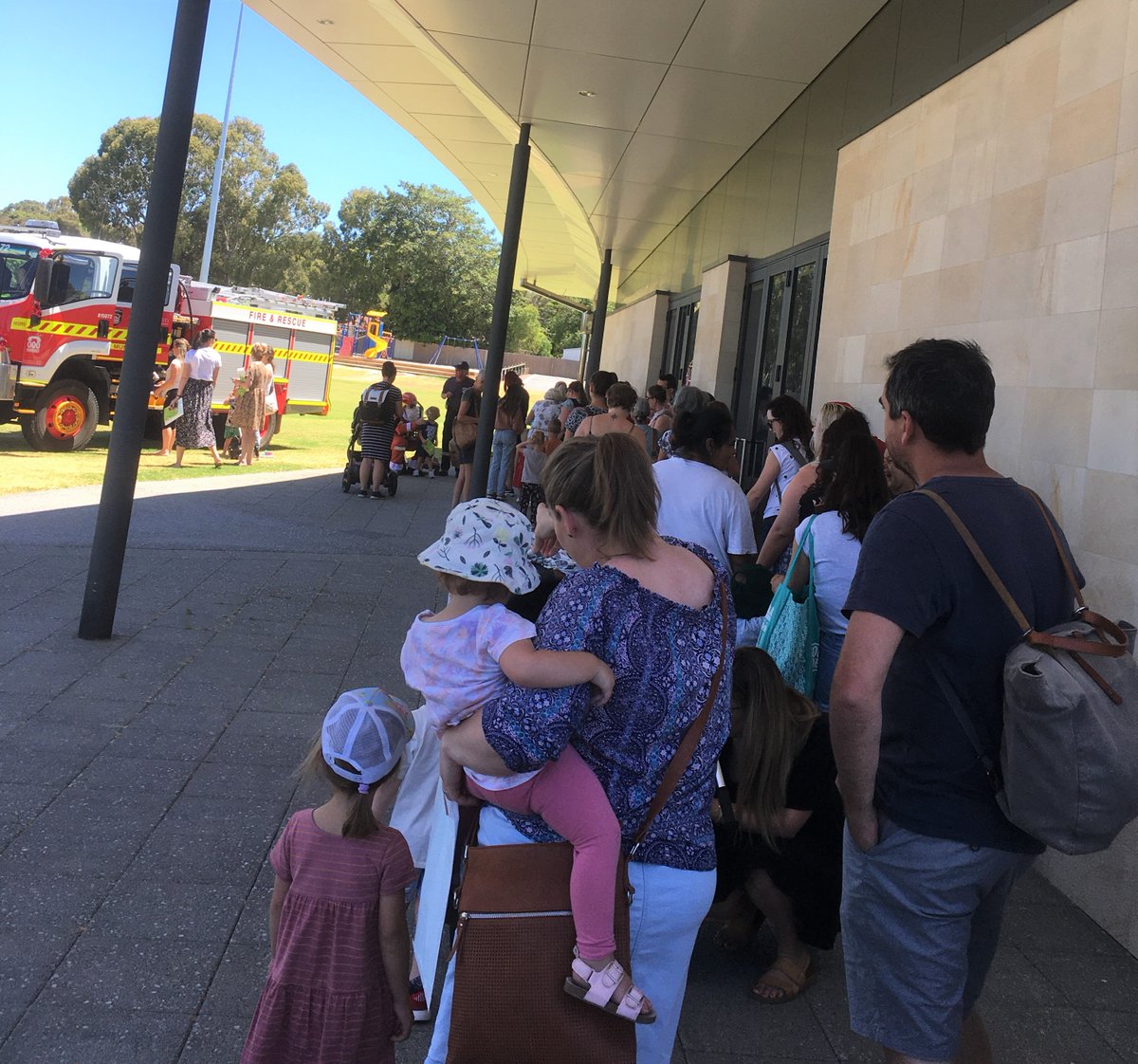 Mundaring_Lib's tweet photo. #FiretruckSanta sparks much joy for many littlies. Thank you to Mundaring Volunteer Fire and Rescue for all your selfless work through the year and for bringing smiles to our faces at these special #storytimes. #libraries #volunteer #firefighters https://t.co/tun2INc8un