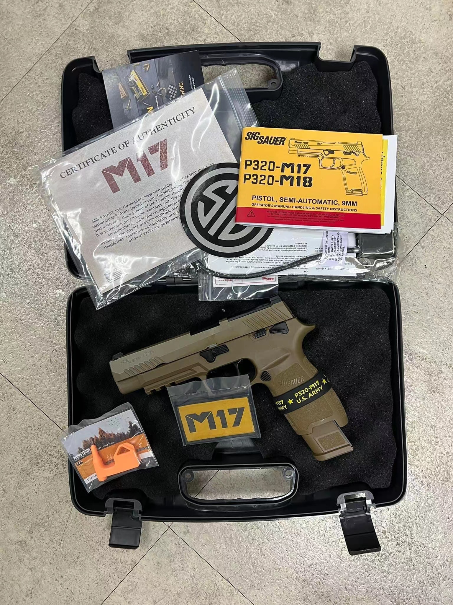 SIG SAUER P320 M17 GUN CASE USED シグザウエル 実物ガンケース