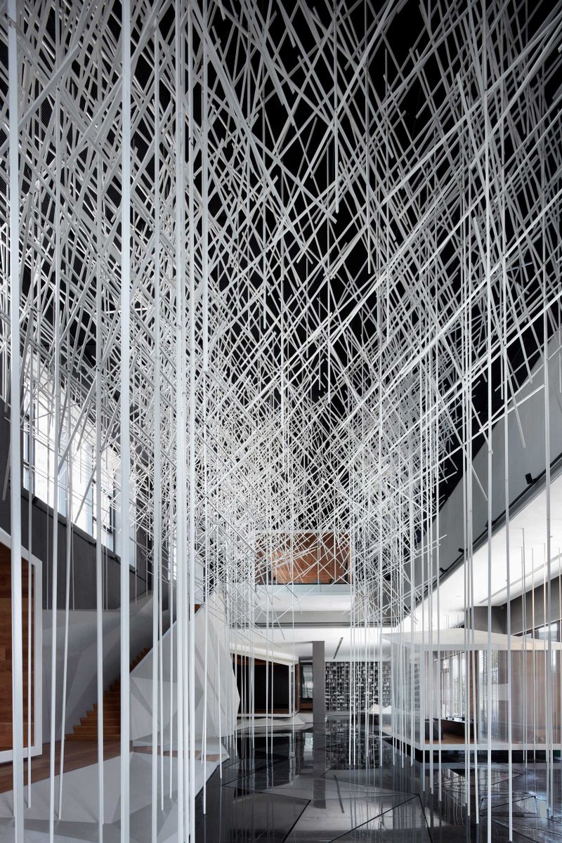 YIandMU's tweet photo. WUHAN LANTING DAJING
The designers draw inspiration from the forms of mountains, rivers and the charm of ink wash paintings, and incorporate the spontaneous expression of such paintings into the space via the humanistic spirit of Lanting.#风合睦晨 #architecture #interiordesign https://t.co/PW5U1ZJvJ8