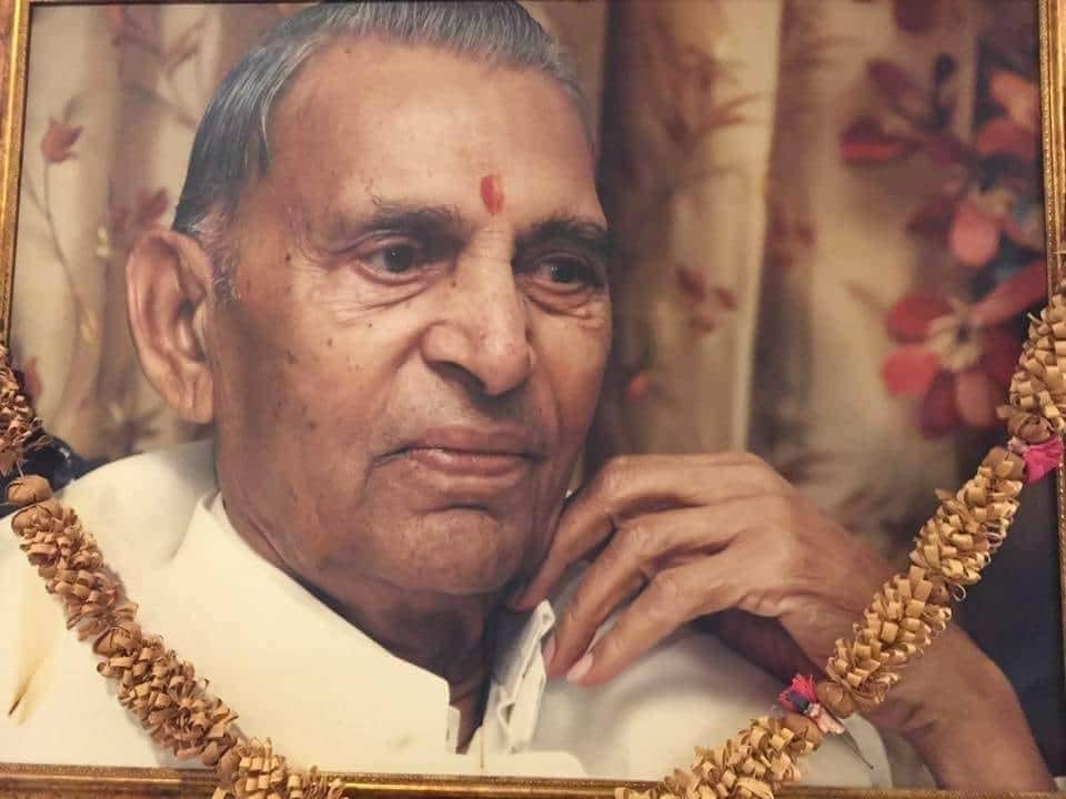 पूर्व केंद्रीय मंत्री और किसानों के नेता स्व. श्री शीशराम जी ओला को उनकी 8 वीं पुण्यतिथि पर शत शत नमन

<a href="/Brijendra_ola/">Brijendra Singh Ola</a>