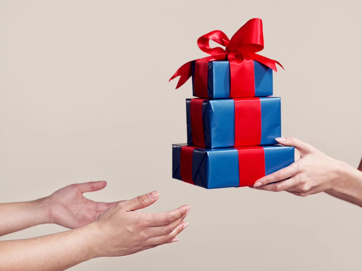 carileyvis7's tweet photo. Regala siempre lo mejor. Valora todos los regalos. Porque aún aquellos que no tienen bonita envoltura, traen hermosas enseñanzas. Zabdi https://t.co/g1O1ZWOx2J