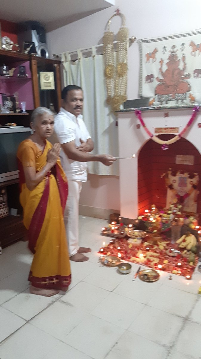 SolarBhaskar's tweet photo. @CMofKarnataka @gokRDPR indifference inefficiency n apathy on part of Govt mechanism (PDO &amp; staff Badavanahalli Panchayat) has left this super senior mother of a mil veteran worried n paralyzed. An e-swath applied over 6yrs bk &amp; 100+ calls has no results. Uncaring. What a shame? https://t.co/lzocW1vViH