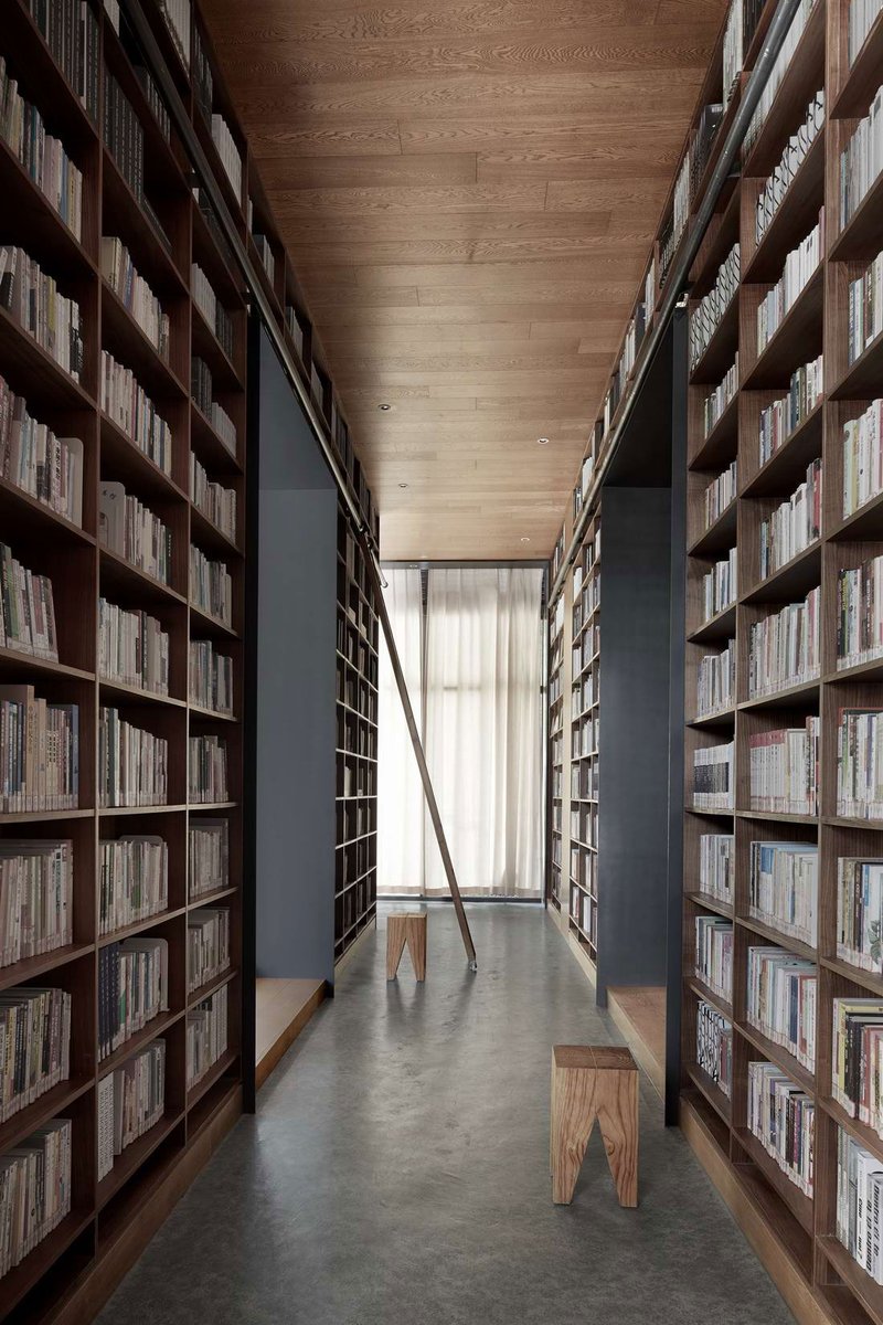 YIandMU's tweet photo. JURONG LIBRARY-JINKE BRANCH
YI+MU hopes to pay tribute to the immortal God through this work. May his light pierce through this humble community library and enlighten the hearts of the readers. #风合睦晨 #architecture #interiordesign #art #library https://t.co/orlhjHnfhG