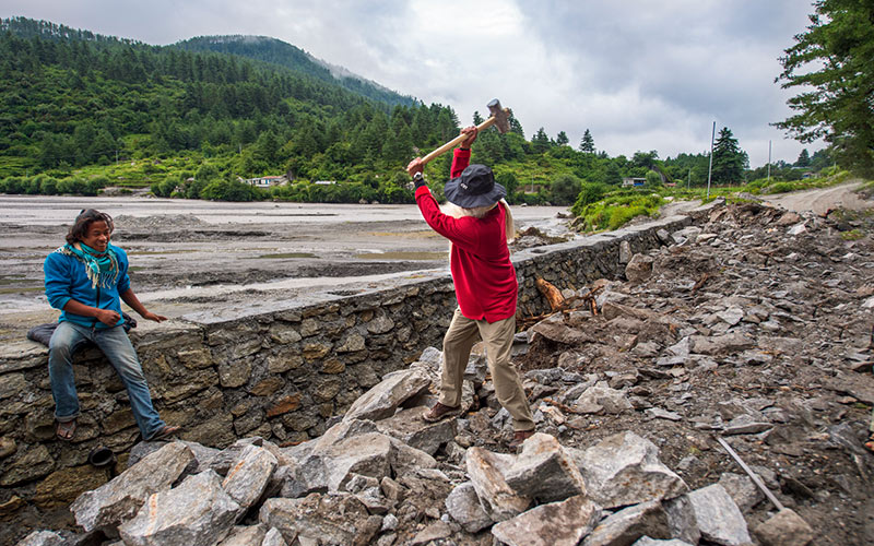 SadhguruJV's tweet photo. What you do is not the point. It is the level of involvement within you that transforms you. #SadhguruQuotes https://t.co/LjZbCuVtM3