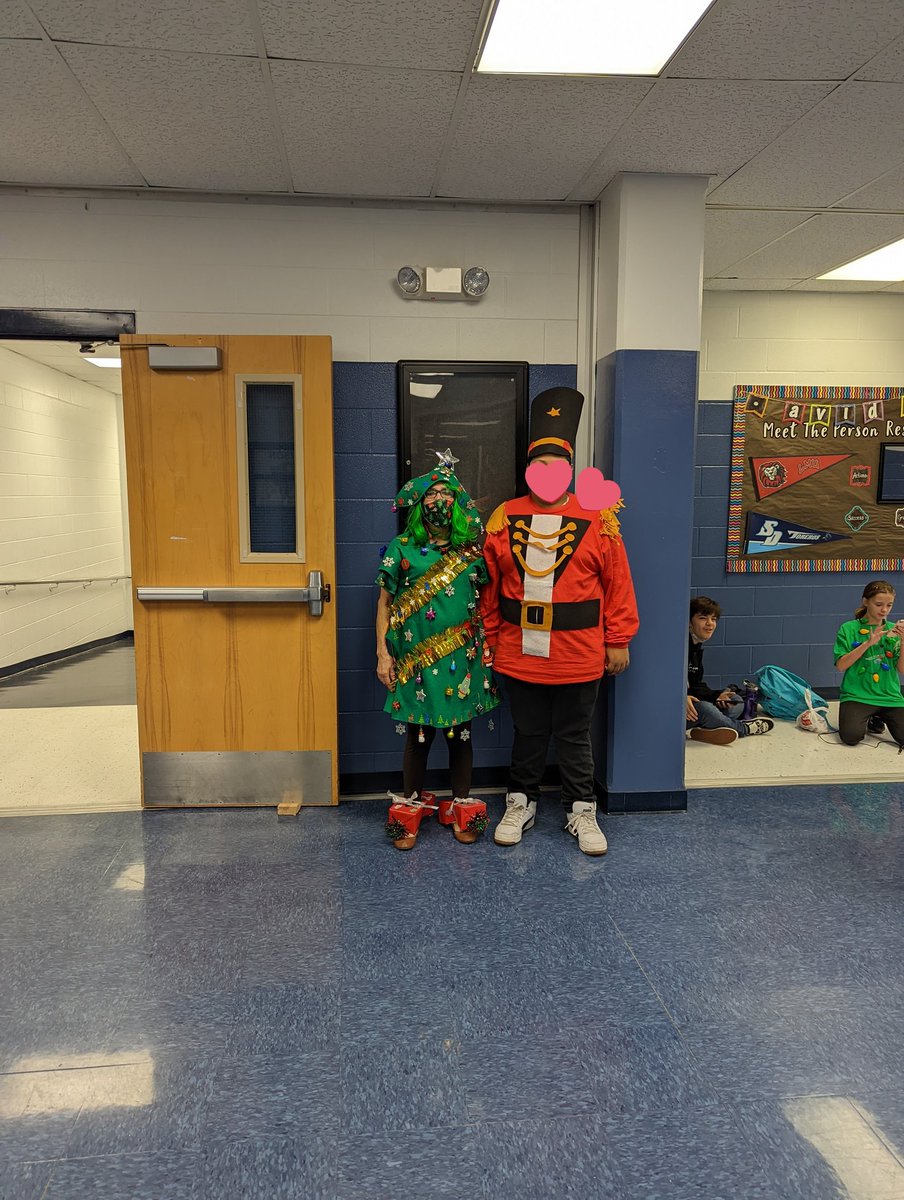 acfreeman7's tweet photo. Great ideas for our Rawlinson Character Theme Day!
@NISDRawlinson 
@NISDMSScience 
@NISD 
@NISDSpecialEd https://t.co/qbhjYd9Af0