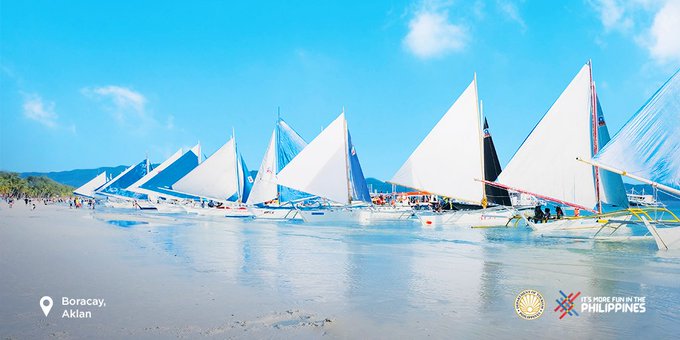 DiscPhilippines's tweet photo. Trade your snowy slopes for sandy bottoms and have a white Christmas in the Philippines in the Island of Boracay. Find adventures, relaxation, delightful views and fun for your whole family here! 

#MoreFunAwaits #ItsMoreFunInThePhilippines #PaskuhanSaPinas https://t.co/rwDShOjsEC