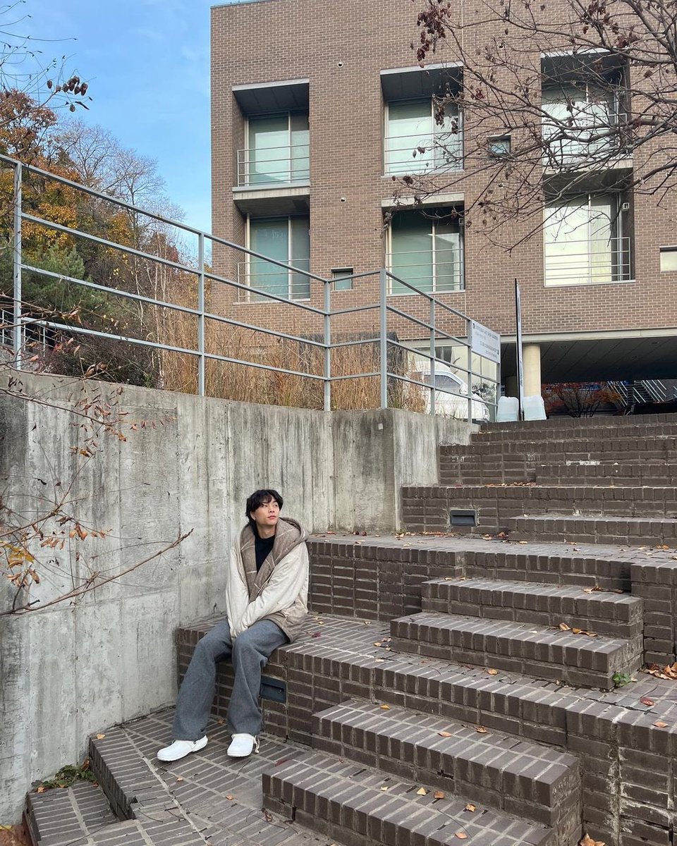 johnnyxjaehyun's tweet photo. ถ่ายที่เดียวกันแต่ฟิลเตอร์ต่างกันมาก 5555555555555 https://t.co/X6X9EufW93