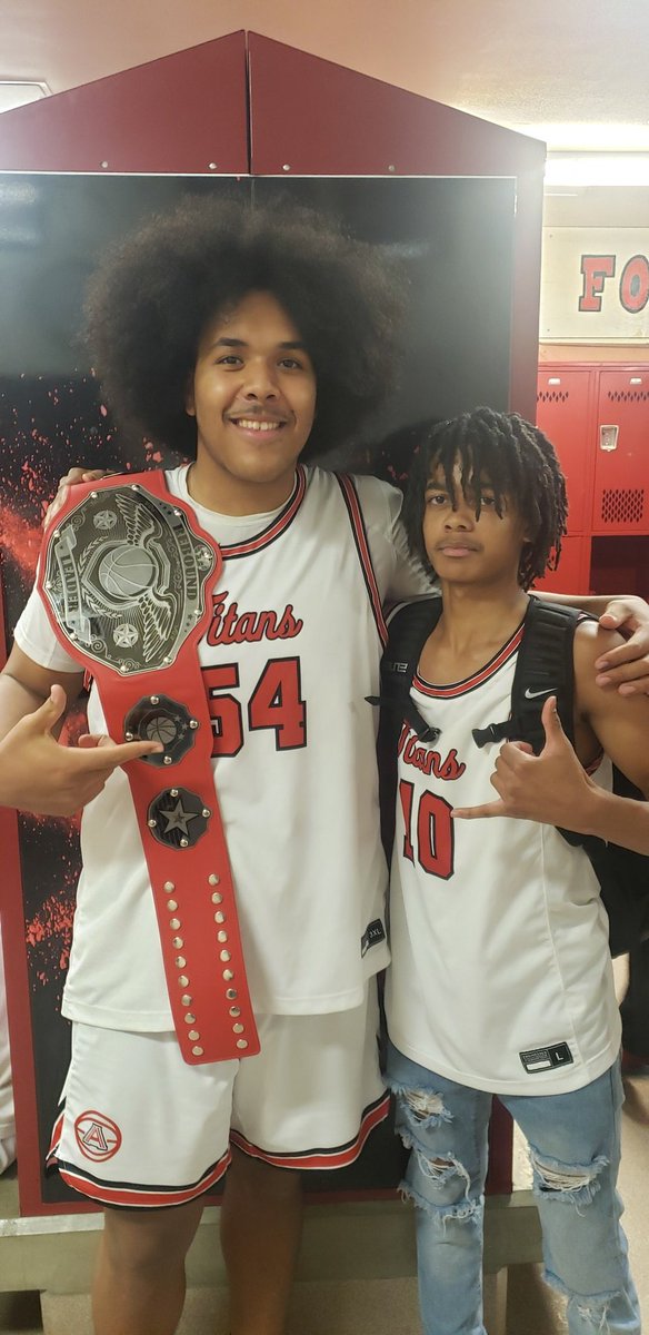 Titans defeat <a href="/rhsthunderbball/">Rocklin Basketball</a> 58-54 to improve to 10-1. Sr <a href="/MontellShelton/">Montell Shelton</a> took home the rebound belt 💪. Great contributions from Soph Juju Alias and Sr Trey Weatherspoon. #TitanFamily <a href="/SacBee_JoeD/">Joe Davidson</a> <a href="/cameronsalerno1/">Cameron Salerno</a> <a href="/SacMaxPreps/">Sac-Joaquin MaxPreps</a> <a href="/AnHsATHLETICS/">AntelopeHSathletics</a> <a href="/ClutchElite20/">Clutch Elite Basketball</a> <a href="/AntelopeTitans/">AntelopeTitans</a>