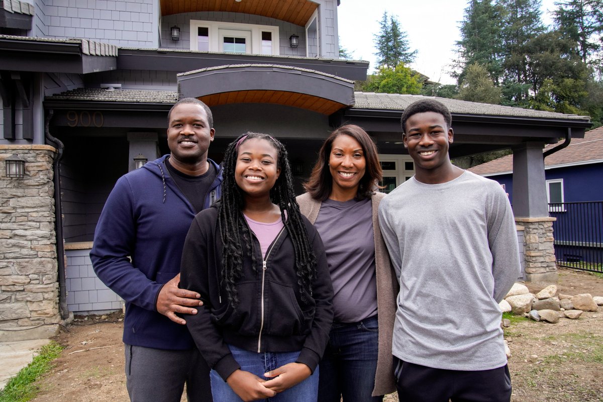 ReignOfApril's tweet photo. Q1. @ava was inspired to create #HomeSweetHome because about 1 in 5 Americans say they seldom or never interact with someone who does not share their race or ethnicity (21%) or religion (22%). 

How can people benefit from cross cultural connections? #HomeSweetHome https://t.co/9oNoDp02yi