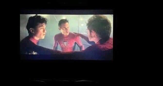 abrahamhdzlar's tweet photo. Real o Grammy de BTS? 🤓🧐 #SpiderManNoWayHome o será que 3 Tom Holland ? https://t.co/NFmoFCzqNi