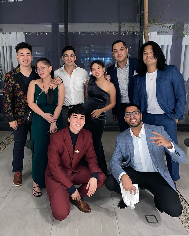 EJBxLouiseRain's tweet photo. Favor family fiesta.

#EdwardBarber @Barber_Edward_

Link:https://t.co/DBHbekpSwT https://t.co/CLffyug49R