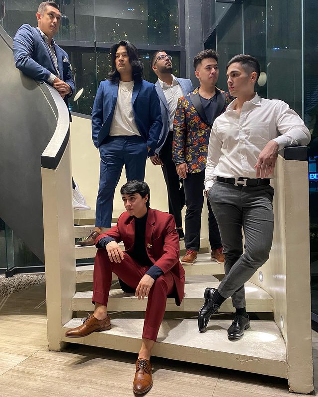 EJBxLouiseRain's tweet photo. Favor family fiesta.

#EdwardBarber @Barber_Edward_

Link:https://t.co/DBHbekpSwT https://t.co/CLffyug49R