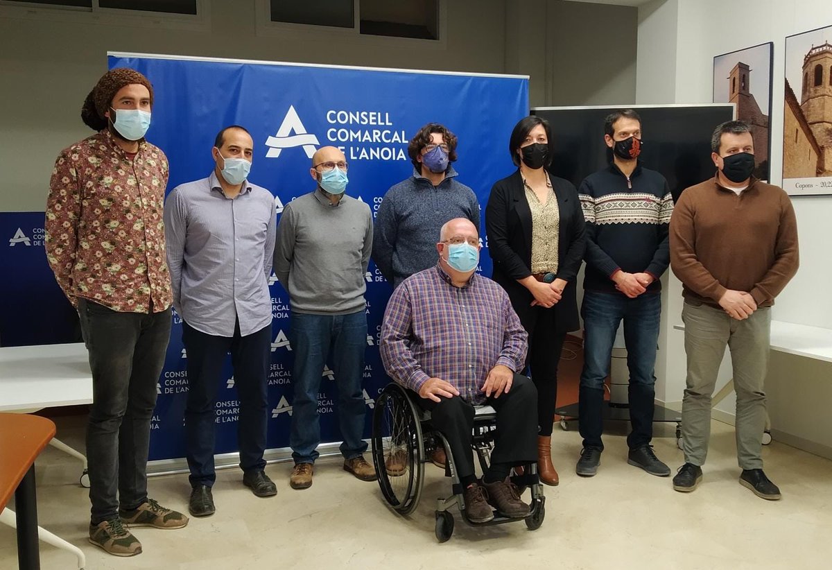 xaviboquete's tweet photo. 🔴 Ahir ens vam reunir per coordinar les al·legacions i exposar, una vegada més, el nostre rebuig al projecte de línia de Molt Alta Tensió.⚡️Des de #Masquefa volem activar els recursos dels que disposem❌per frenar el projecte. #StopMAT #FemMasquefa #MasquefaFutur https://t.co/5aPYTVKpp9