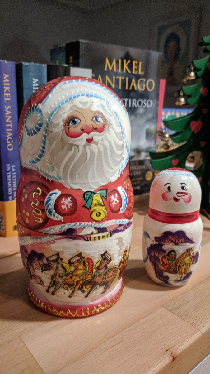 mikelsantiago's tweet photo. ¡Ya está aquí EL SORTEO 🤶❄️🎁de Navidad! 

Elige tu premio:

#packIllumbe: El Mentiroso + En plena noche (en formato grande)
#packTormenta: Mis cuatro primeras novelas (en formato bolsillo)

Para participar:

❄️▶️ Follow
❄️▶️ RT con el hashtag del premio 

Hasta el viernes 17/12 https://t.co/aT9VwxSUdA