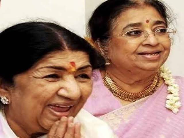 mangeshkarlata's tweet photo. Namaskar. Aaj meri choti behen Usha Mangeshkar ka janam din hai. Main usko aashirwad deti hun ki wo deerghayu ho, hamesha gaati rahe aur sadaiv khubsurat chitra banaati rahe. @ushamangeshkar https://t.co/YCve5l67rs