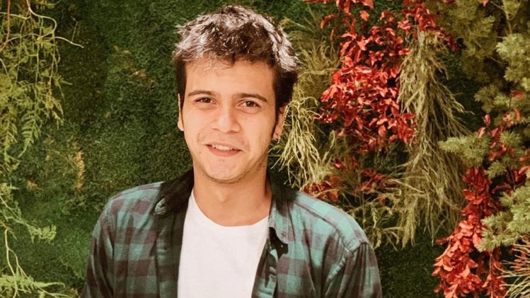 Uzun Bir süredir tadavi gören Çok Güzel Hareketler 2 oyuncusu Arif Güloğlu kanseri yendi.
Kendisine geçmiş olsun dileklerimizi iletiyoruz.