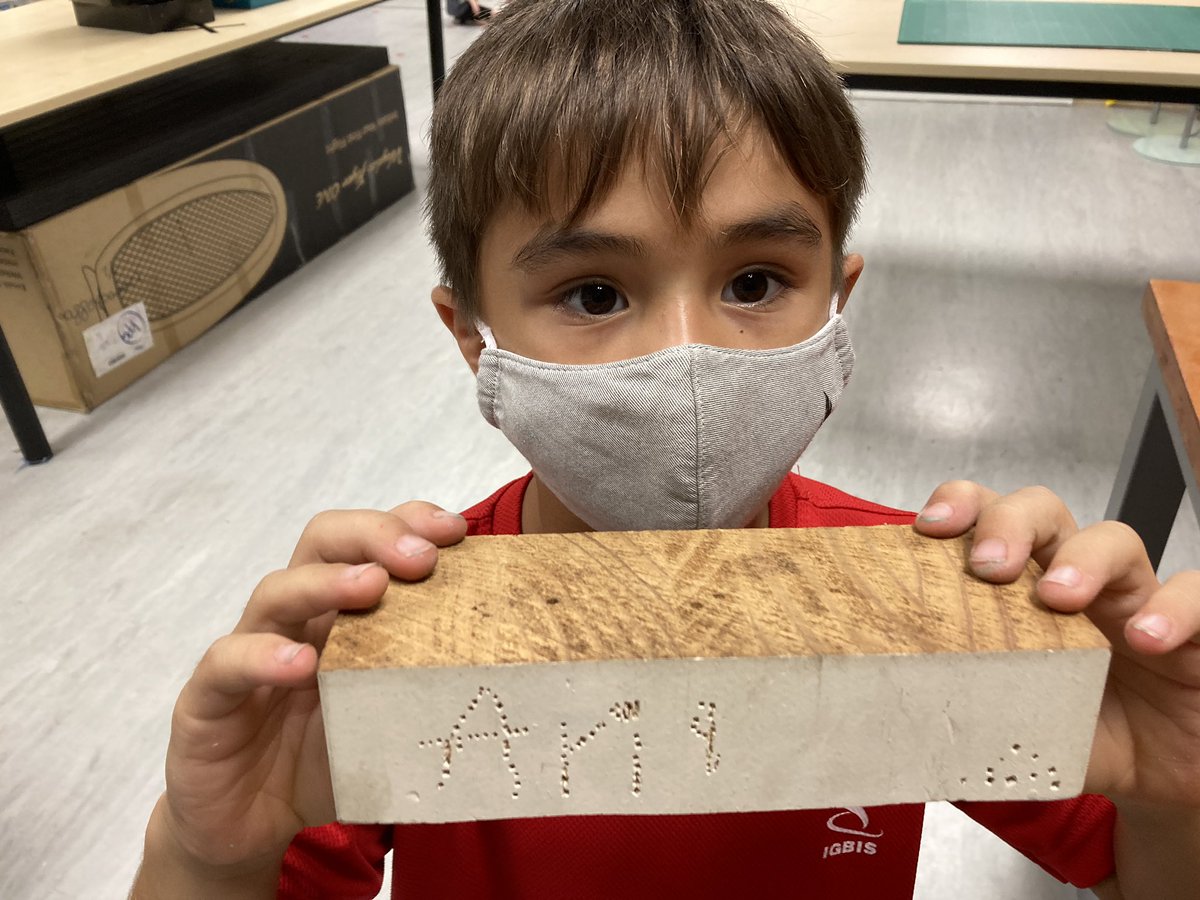 harves4556's tweet photo. HammerTime with Grade 1 students investigating the wedge as a simple machine @IGBintschool. Some nice nail art in the making. https://t.co/Xlt1Mni7AI
