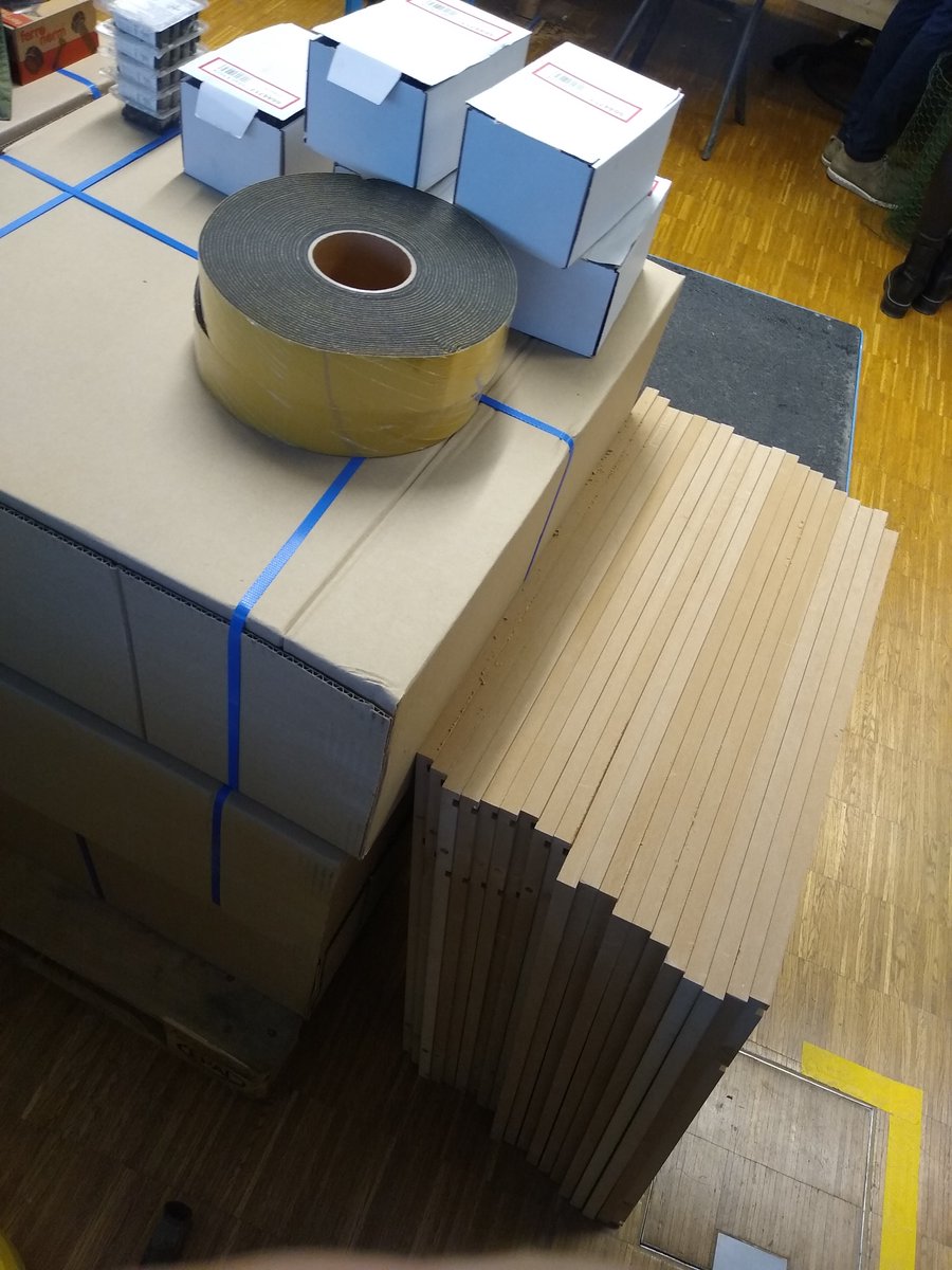 makehumantechn1's tweet photo. «Selbstbau Kit» ✨🪛✨

Das Selbstbau Kit für den Luftreiniger besteht aus: Holzteilen für das Gehäuse, Ventilator, Moosgummi, Styropor für die Ventilatorhalterung, Filter, 4 Rollen und Schrauben. Selbst der Imbusschlüssel wird mitgeliefert. ^ml https://t.co/JmxQducQa6