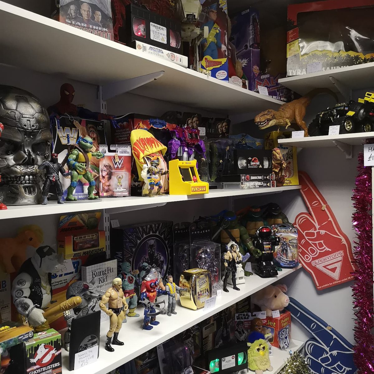 Cheesy Xmas Jumpers tweet media