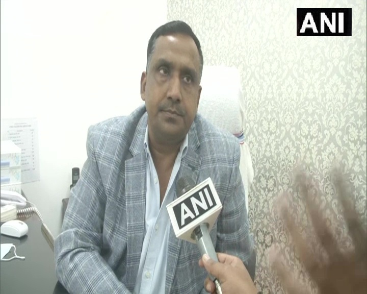 ओमिक्रोन के बारे में ICMR,WHO और वैज्ञानिकों द्वारा बताया जा रहा है कि डेल्टा से 7 गुना ज़्यादा इसकी फैलने की क्षमता है,इसके 30 प्रकार से रूप-रंग बदलने के भी आसार है। देश में इसके 57 मामले आए हैं इसलिए हमने अपने राज्य में पूरी व्यवस्था की है: बन्ना गुप्ता, स्वास्थ्य मंत्री,झारखंड