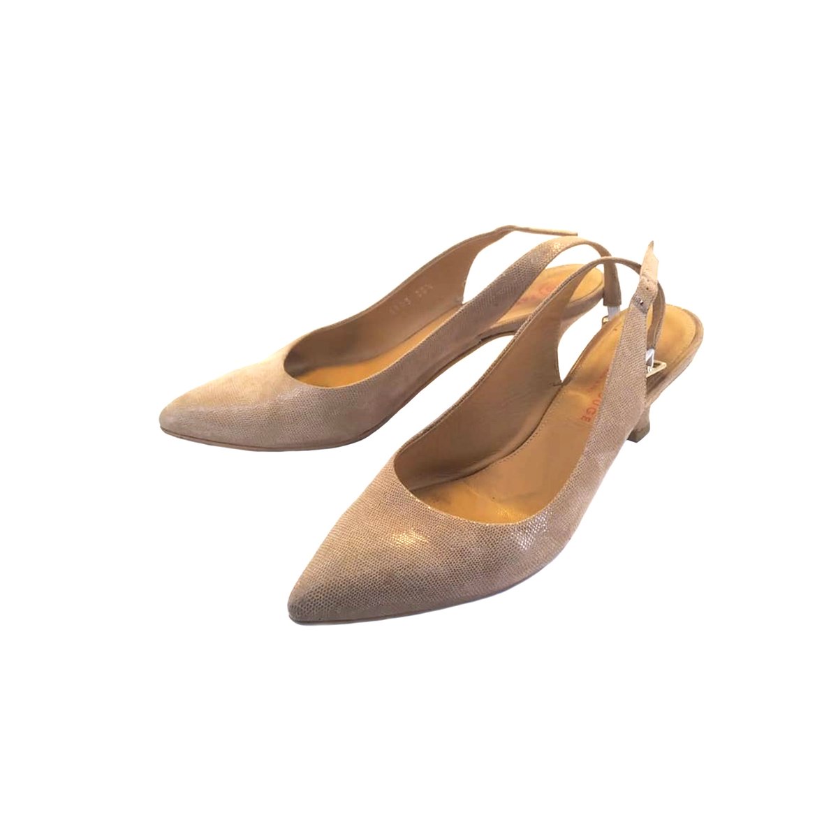 unomomento_pro's tweet photo. Замена резинки 👡
#unomomento #ремонтобуви #реставрацияобуви #химчисткаобуви #тцкосмос #типанова27 #санктпетербруг #московскийрайон #фрунзенскийрайон #космонавтов39 #чисткаобуви #восстановлениеобуви #мастерскаяобуви #одоевского27 #василеостров��кийрайон #ткплатформа https://t.co/RzzckvugeO