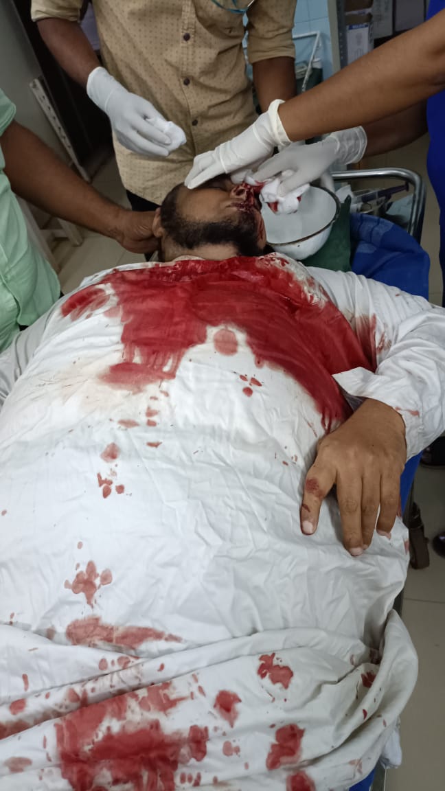 ZubairS33529509's tweet photo. In new india police are behavior changed to official government goondas.. #MangalorePoliceBrutality https://t.co/vwnWWJB1fu