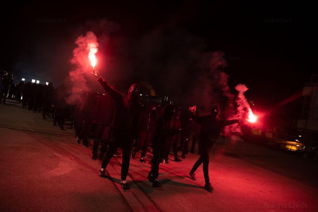 Llibertat és quan comença l’alba en un dia de vaga estudiantil🔥

✊🏼Comença la primera jornada de VAGA a la UAB. El moviment estudiantil ens organitzem i anem a la VAGA per aturar un atac directe a l’educació pública, la #LleiCastells.    [fil👇🏻]