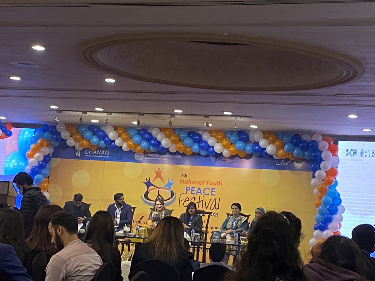 AghaZamanShah's tweet photo. #NYFP happening in Avari lahore. https://t.co/DvyBTzEQC4