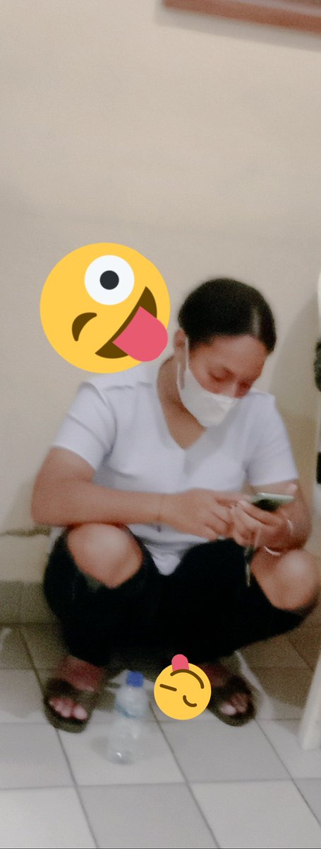 Ringet6's tweet photo. Serui kota kembang pucuk Ade aii bilang biar botol Mineral yang jaga celana depan https://t.co/QD9oLmYCso