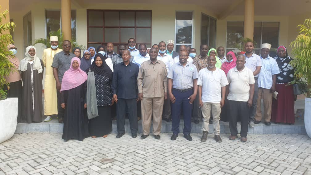 GAIN_TANZANIA's tweet photo. Engaging stakeholders remains important in putting in place sustainable Food System Action Plan. Today @GAIN_TANZANIA is in Znz conducting post summit dialogue.The Minister of Agriculture officiated &amp;insisted on having a plan of action that addresses challenges in the food system https://t.co/tzEonAUE2s