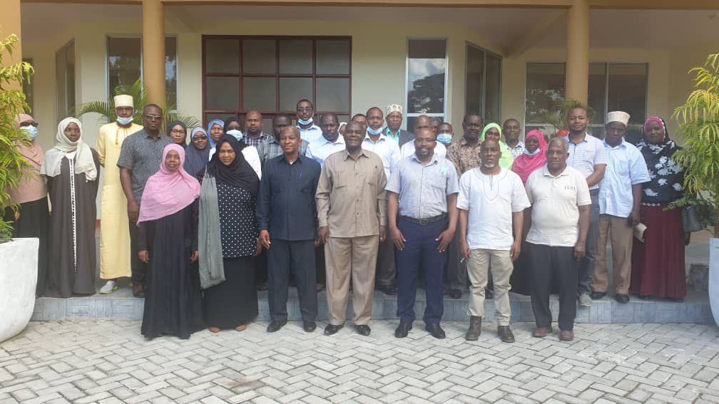 GAIN_TANZANIA's tweet photo. Engaging stakeholders remains important in putting in place sustainable Food System Action Plan. Today @GAIN_TANZANIA is in Znz conducting post summit dialogue.The Minister of Agriculture officiated &amp;insisted on having a plan of action that addresses challenges in the food system https://t.co/tzEonAUE2s