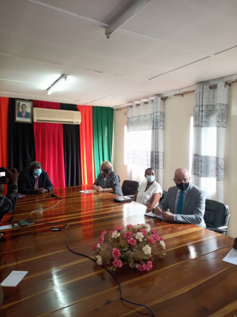 IOM Zambia (@iomzambia) on Twitter photo Ireland ambassador to Zambia and IOM Zambia Chief of Mission discuss the GRZ- UN joint programme on GBV with PS North Western Prov Col Grandson Wishikoti Katambi (RTD) <a href="/IrelandinZambia/">Irish Embassy Lusaka</a> <a href="/UNZambia/">UN Zambia</a> <a href="/NomaNcube8/">NomaNcube</a> <a href="/SwedeninZM/">Sweden in Zambia 🇸🇪</a> <a href="/UNDPZambia/">UNDP Zambia</a> @coumbagadio_ZM <a href="/IOMROpretoria/">IOM South Africa</a> Ireland ambassador to Zambia and IOM Zambia Chief of Mission discuss the GRZ- UN joint programme on GBV with PS North Western Prov Col Grandson Wishikoti Katambi (RTD) <a href="/IrelandinZambia/">Irish Embassy Lusaka</a> <a href="/UNZambia/">UN Zambia</a> <a href="/NomaNcube8/">NomaNcube</a> <a href="/SwedeninZM/">Sweden in Zambia 🇸🇪</a> <a href="/UNDPZambia/">UNDP Zambia</a> @coumbagadio_ZM <a href="/IOMROpretoria/">IOM South Africa</a>