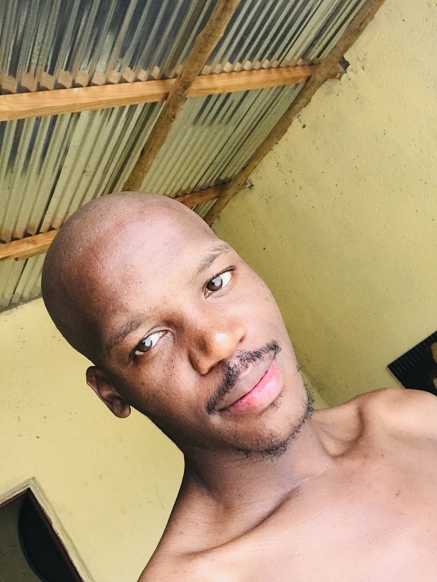 DesireDeNative's tweet photo. I'm falling in love with this chizkop ❤️❤️❤️❤️❤️ https://t.co/9IbvU2Pkoq