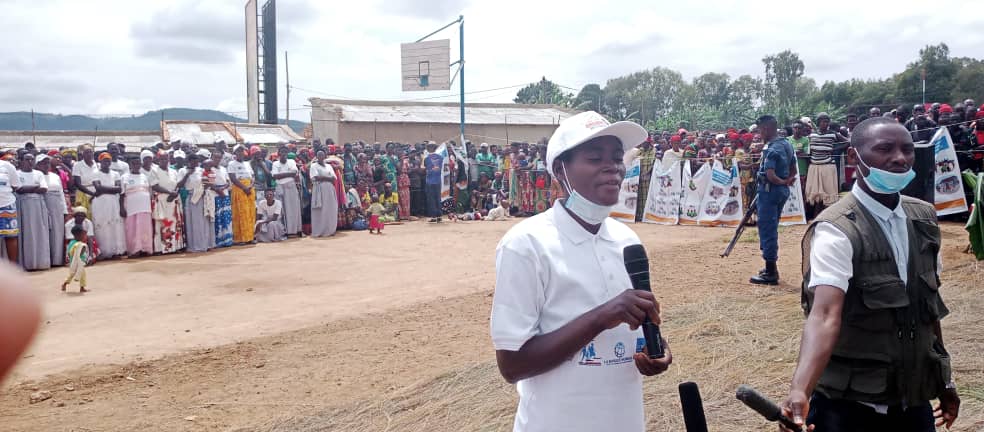MagazineJimbere's tweet photo. 🔵 Clôture officielle ce 14/12/2021 à #Butaganzwa (@RuyigiProvince), des activités complémentaires du Projet d’appui aux filets sociaux #Merankabandi antenne #Ruyigi, mis en œuvre par @AABurundi, en partenariat avec le @BurundiGov via l’Unité d’Appui au Projet, et @UNICEF_Burundi https://t.co/DlCpDcsRPu