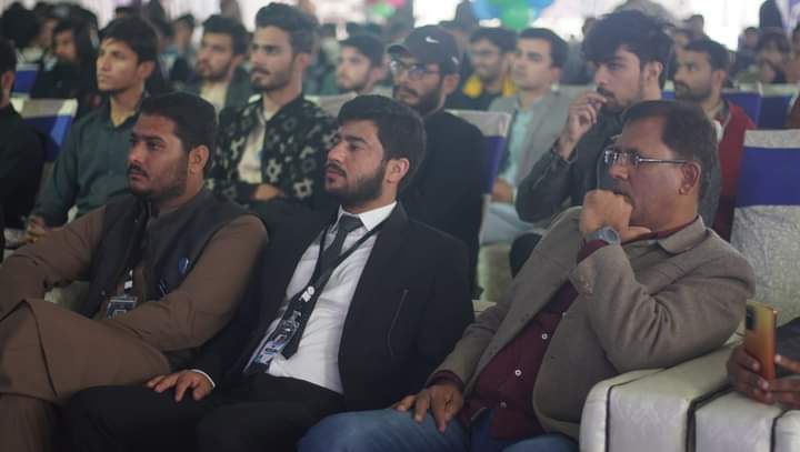JamiatIIUI's tweet photo. 3rd Session Of 1st Day

Seminar : E-commerce 

 Huzaifa Ali (CEO E-commerce Success Pakistan) Conducted The Session.
Muhammad Usman Ghani (Secretary Islami Jamiat Talba IIUI) Presented The Souvenir Shield To Chief Guest.

#MEEIIUI #JamiatIIUI https://t.co/b01xFiFFIH