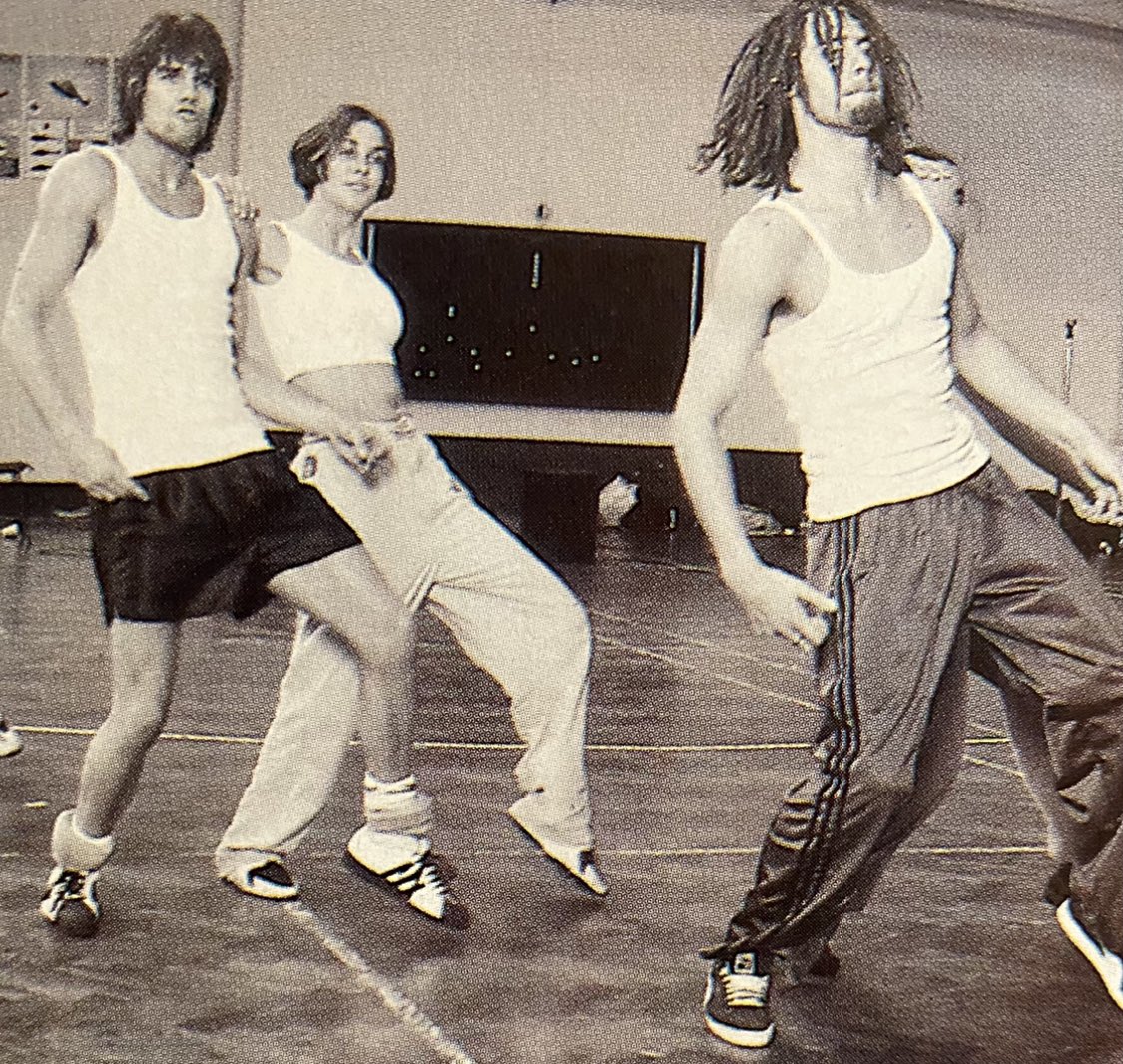 Ilse0950's tweet photo. Dance dance dance because it’s already Wednesday ❤️🕺🏼❤️🕺🏼 #takethat #howarddonald #jasonorange #donage https://t.co/LctOw3LFb8