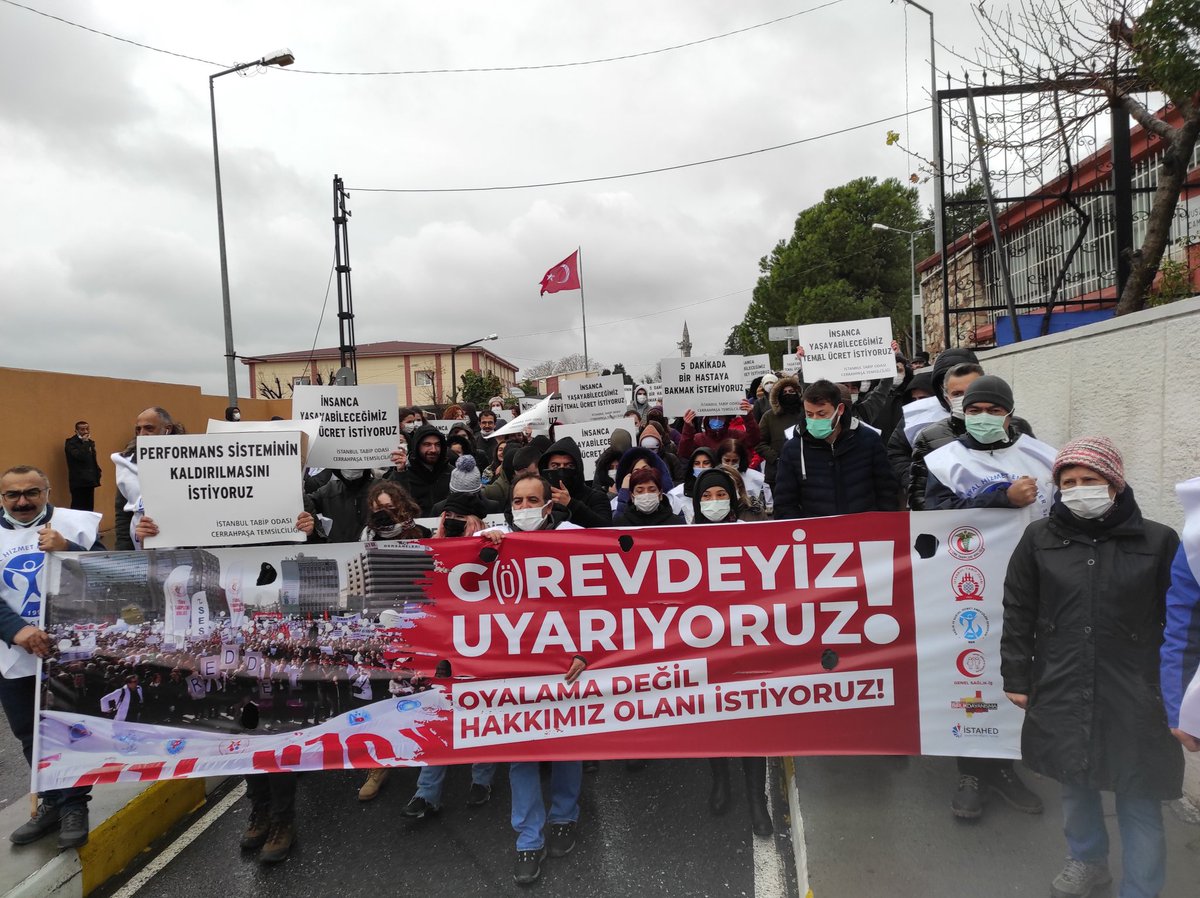 devogretmen's tweet photo. Sağlık emek ve meslek örgütleri hakları için Grev'de!
İstanbul EAH ve Cerrahpaşa Tıp Fakültesi'nde çalışan sağlık emekçileri Cerrahpaşa Tıp Fakültesi yerleşkesinde hakları için yürüyor...
#Grevdeyiz
@sesgenelmerkezi 
@sendika_org https://t.co/sTvwQ0bNgP