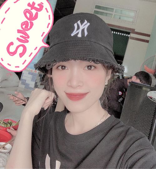 BanhBeoNT's tweet photo. Em năm nay 23t 
Công việc : bán hàng onl + thợ tóc
Cần mối quan hệ nghiêm túc yêu là xác định cưới
Độ tuổi 30 đổ lại
Ai nghiêm túc ib em làm quen https://t.co/2yMJLmAA4r