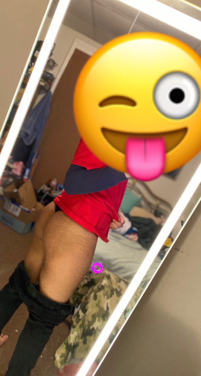 Junie60277786's tweet photo. Wore a g string to work tonight #gay #feelingsexy #feelinggod https://t.co/3l3fpPdEJf